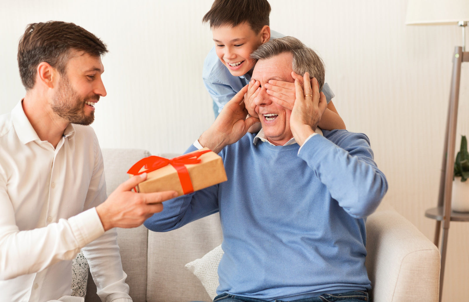 10 Ideal Gifts for Grandpa to Make Him Feel Special